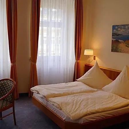 Goldener Loewe Отель Waldheim