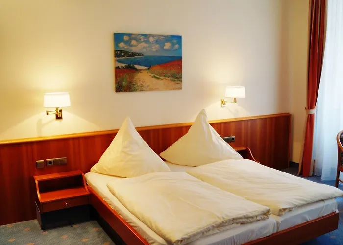 Goldener Loewe فندق Waldheim